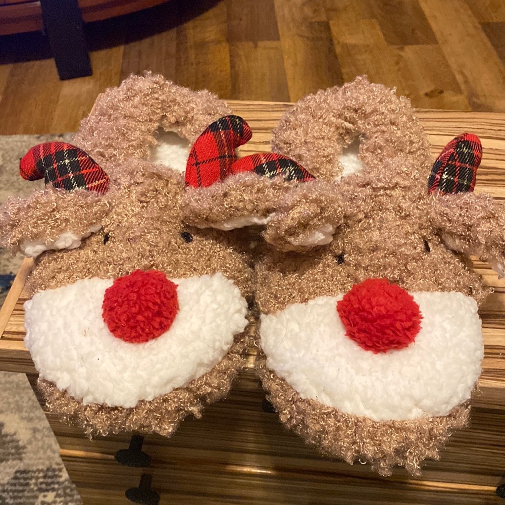 Women’s Reindeer Slippers